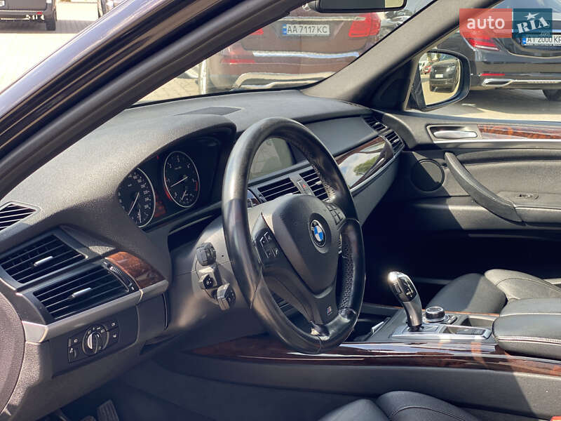 Внедорожник / Кроссовер BMW X5 2010 в Киеве