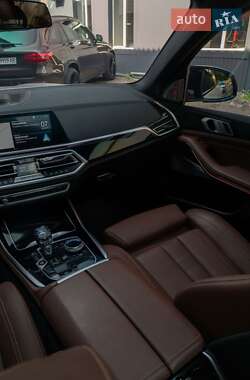 Внедорожник / Кроссовер BMW X5 2018 в 