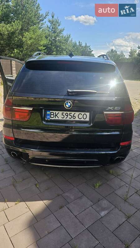 Внедорожник / Кроссовер BMW X5 2012 в Сарнах