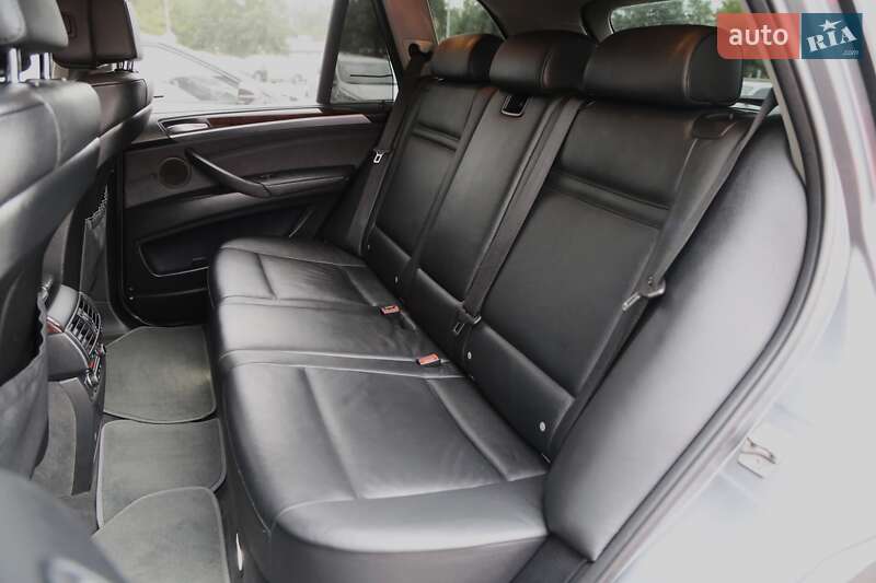 Внедорожник / Кроссовер BMW X5 2010 в Киеве