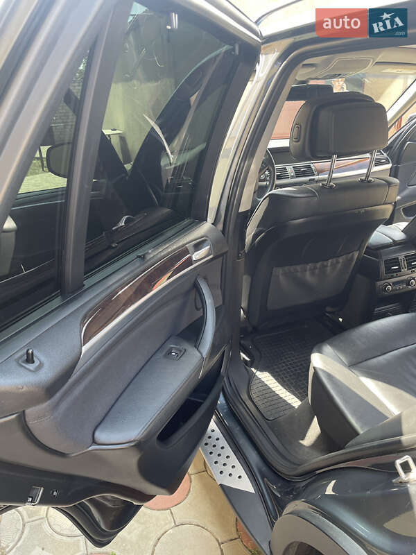 Внедорожник / Кроссовер BMW X5 2010 в Николаеве