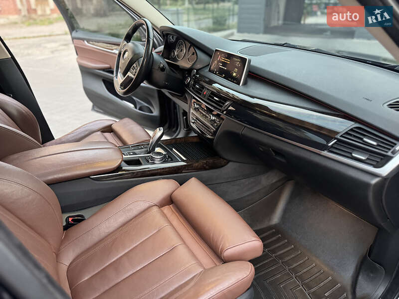 Внедорожник / Кроссовер BMW X5 2015 в Запорожье