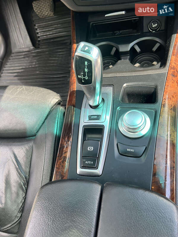 Внедорожник / Кроссовер BMW X5 2008 в Новоселице