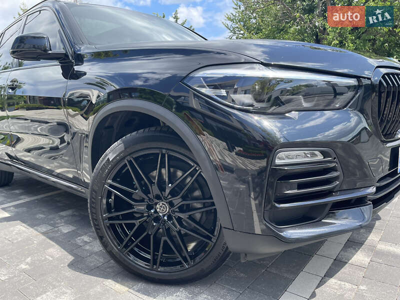 Внедорожник / Кроссовер BMW X5 2019 в Ужгороде