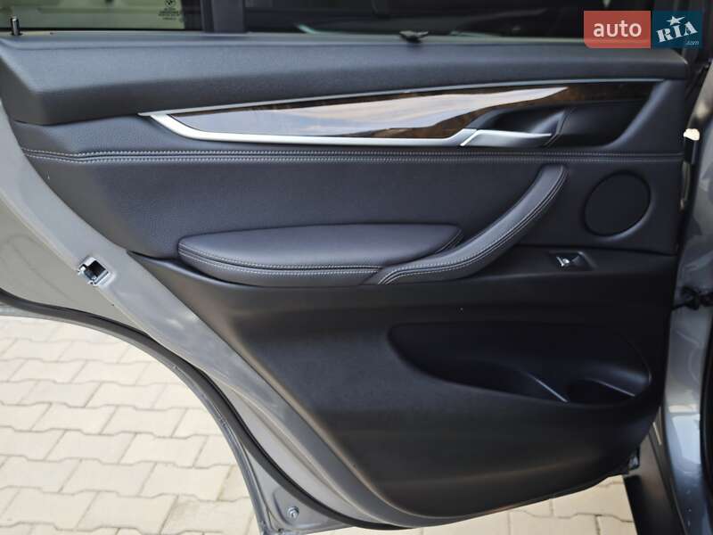 Внедорожник / Кроссовер BMW X5 2017 в Дубно