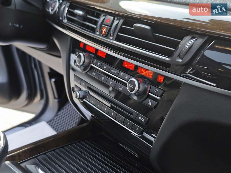 Внедорожник / Кроссовер BMW X5 2017 в Дубно