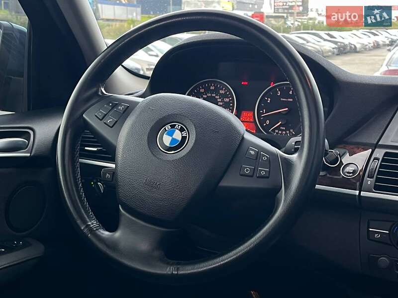 Внедорожник / Кроссовер BMW X5 2012 в Львове