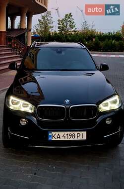 Позашляховик / Кросовер BMW X5 2017 в 