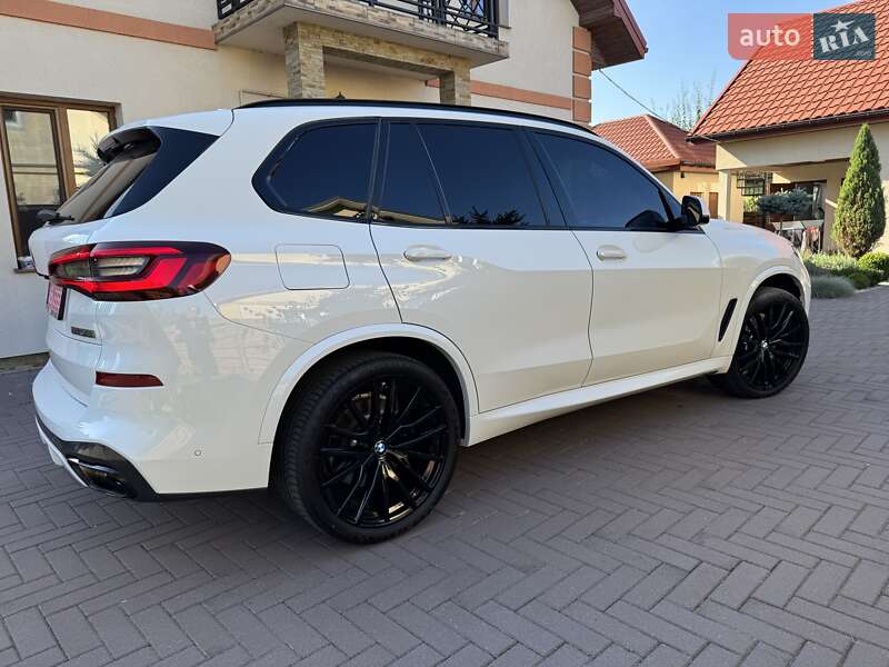 Внедорожник / Кроссовер BMW X5 2020 в Нововолынске