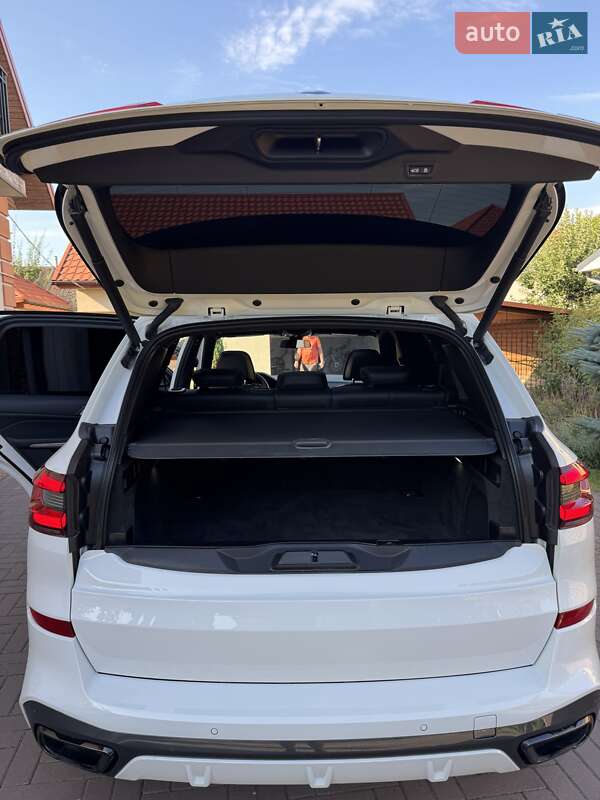 Внедорожник / Кроссовер BMW X5 2020 в Нововолынске