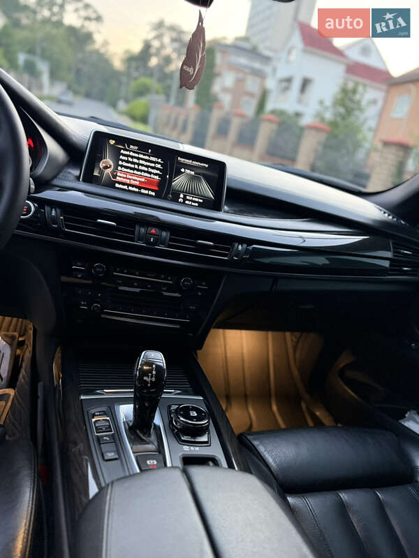 Позашляховик / Кросовер BMW X5 2016 в Чернівцях