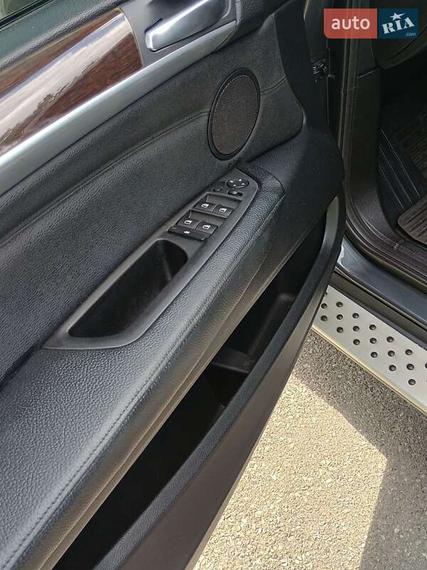 Внедорожник / Кроссовер BMW X5 2012 в Василькове