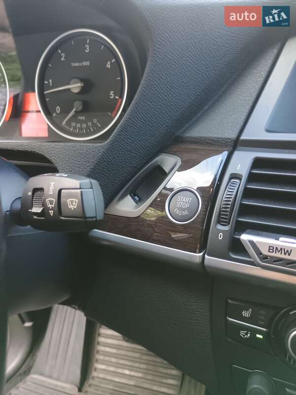 Внедорожник / Кроссовер BMW X5 2012 в Василькове