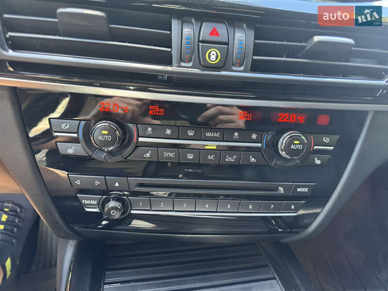 Позашляховик / Кросовер BMW X5 2015 в Києві