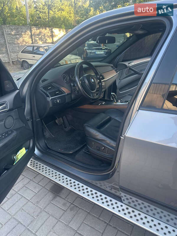 Внедорожник / Кроссовер BMW X5 2011 в Запорожье