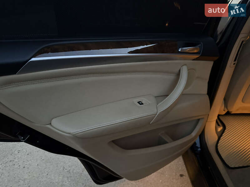 Внедорожник / Кроссовер BMW X5 2010 в Харькове