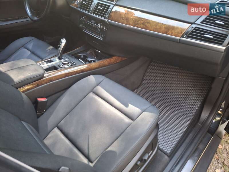 Внедорожник / Кроссовер BMW X5 2010 в Чернигове