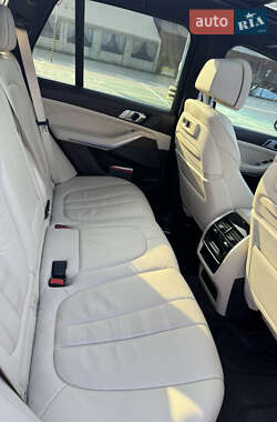 Позашляховик / Кросовер BMW X5 2019 в Івано-Франківську