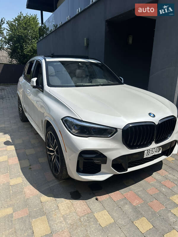 Позашляховик / Кросовер BMW X5 2021 в Івано-Франківську