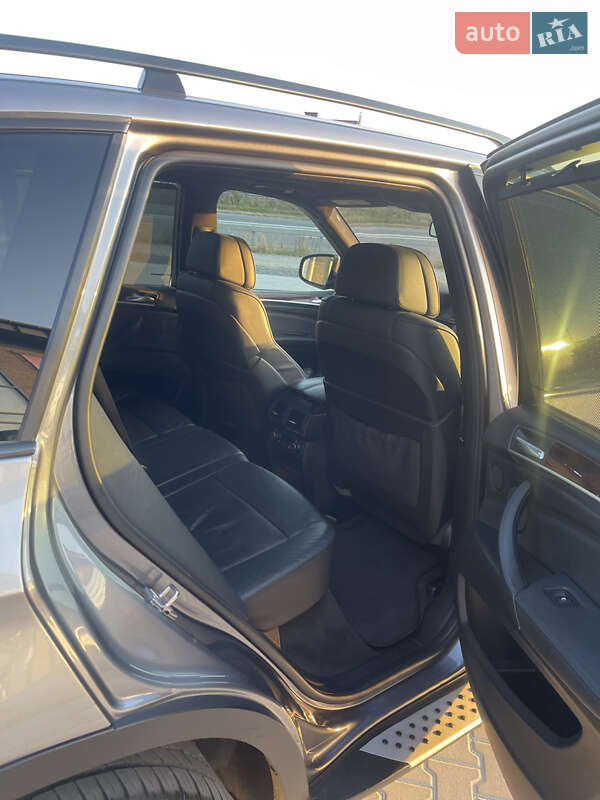 Внедорожник / Кроссовер BMW X5 2010 в Тернополе