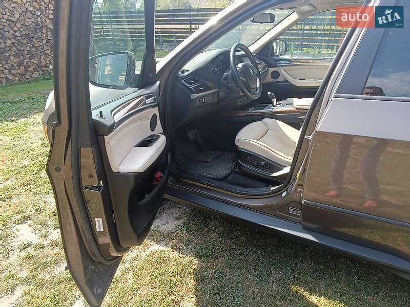 Внедорожник / Кроссовер BMW X5 2011 в Шептицькому