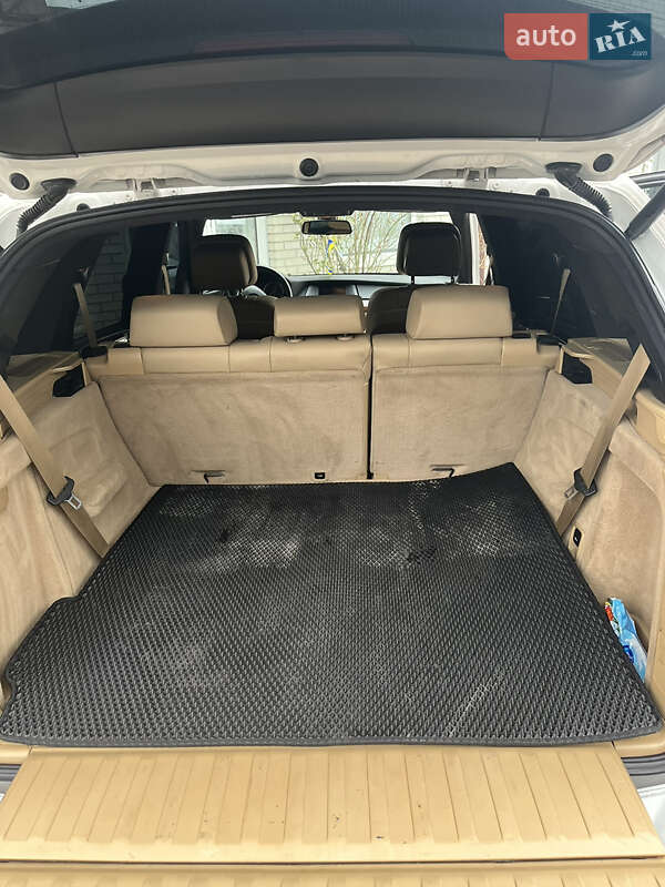 Внедорожник / Кроссовер BMW X5 2012 в Коростене