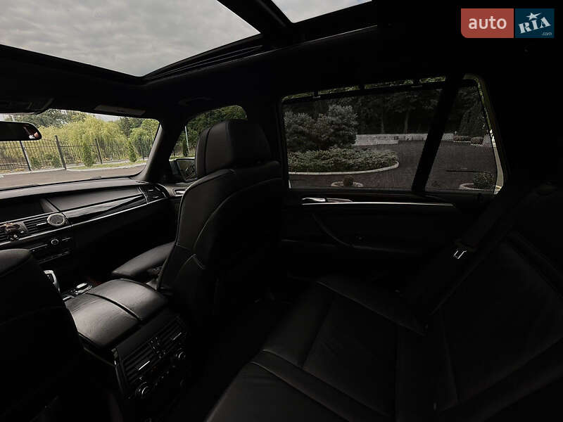 Внедорожник / Кроссовер BMW X5 2012 в Вараше