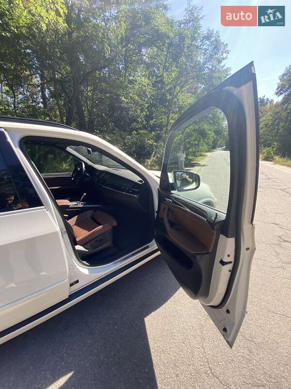 Внедорожник / Кроссовер BMW X5 2012 в Киеве