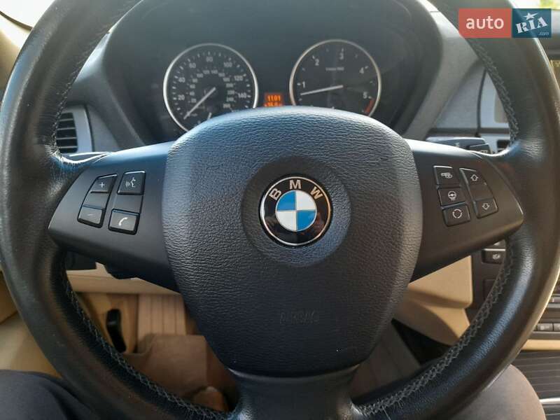 Внедорожник / Кроссовер BMW X5 2012 в Калуше