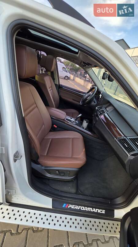 Внедорожник / Кроссовер BMW X5 2012 в Ивано-Франковске