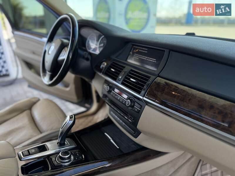 Внедорожник / Кроссовер BMW X5 2013 в Днепре