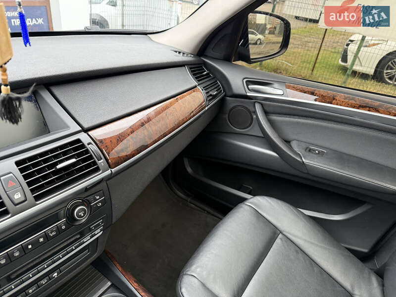 Позашляховик / Кросовер BMW X5 2011 в Києві