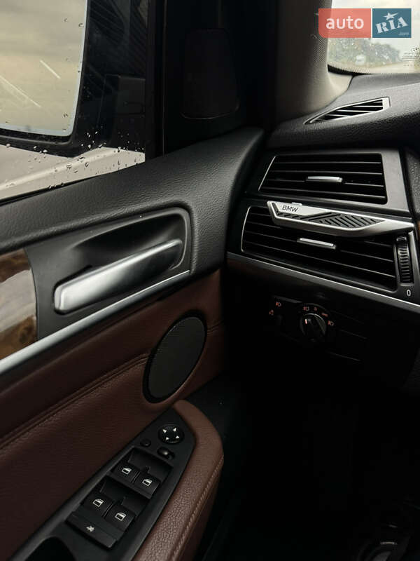 Внедорожник / Кроссовер BMW X5 2010 в Житомире