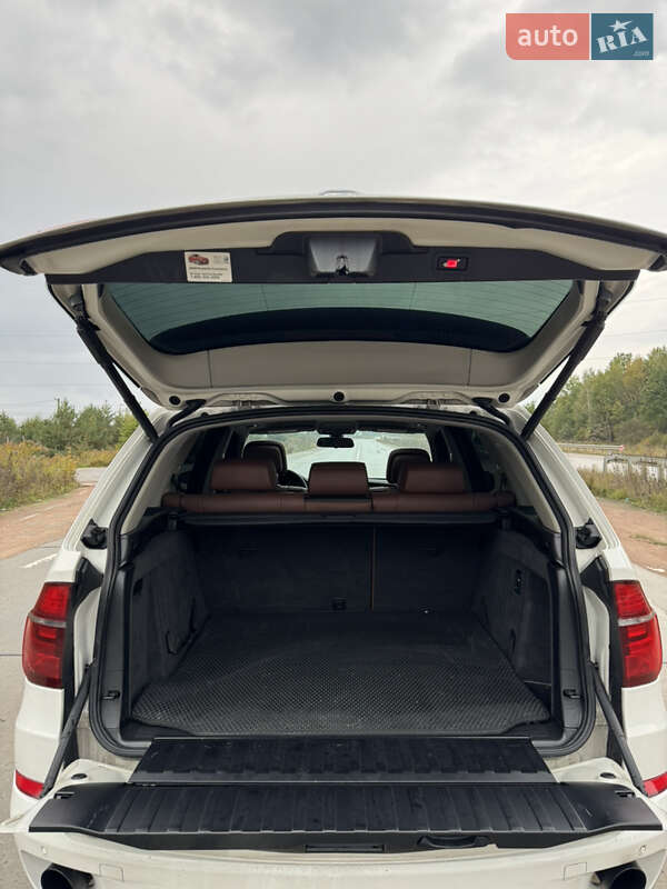 Внедорожник / Кроссовер BMW X5 2010 в Житомире