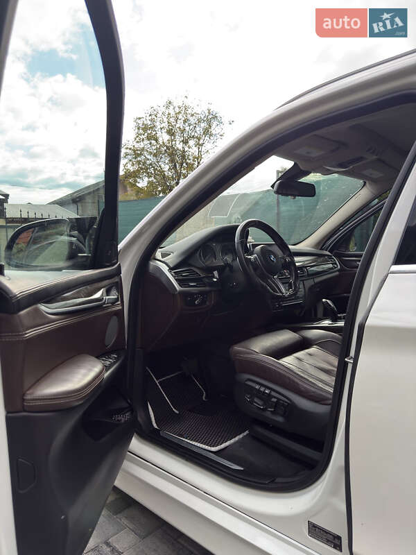 Внедорожник / Кроссовер BMW X5 2015 в Черновцах