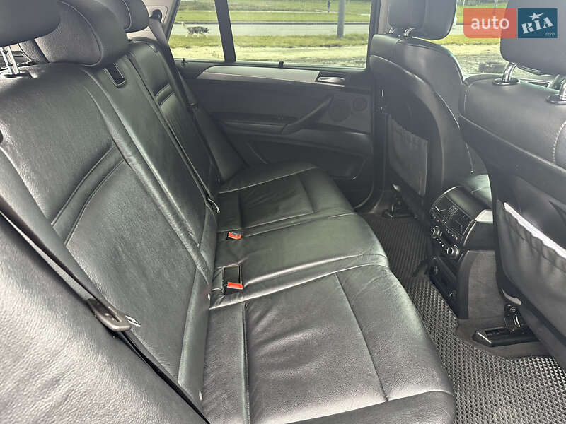 Внедорожник / Кроссовер BMW X5 2013 в Львове