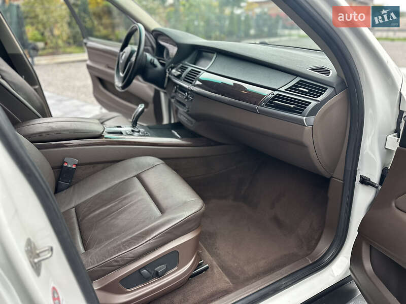 Позашляховик / Кросовер BMW X5 2010 в Вінниці