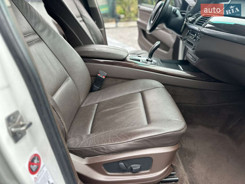 Позашляховик / Кросовер BMW X5 2010 в Вінниці