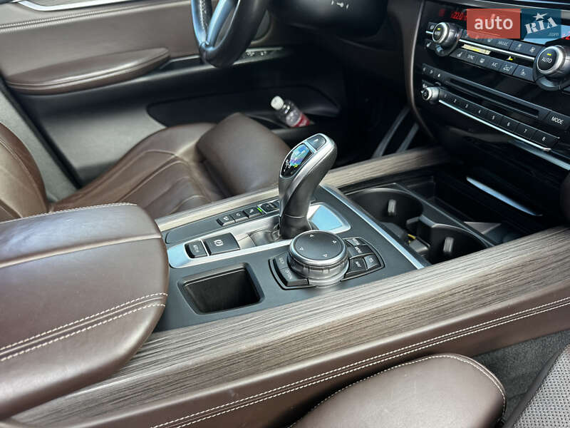 Позашляховик / Кросовер BMW X5 2015 в Дніпрі