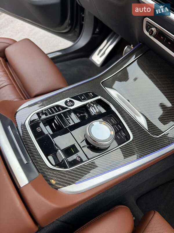 Внедорожник / Кроссовер BMW X5 2024 в Киеве