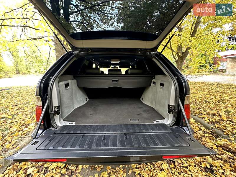 Внедорожник / Кроссовер BMW X5 2004 в Умани