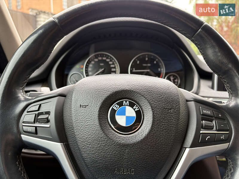 Позашляховик / Кросовер BMW X5 2015 в Києві