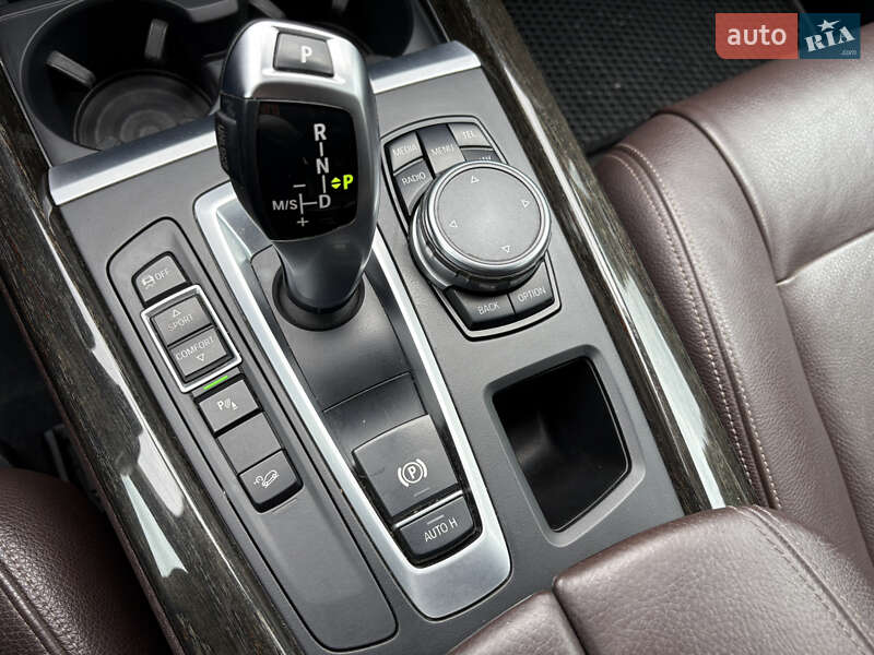 Позашляховик / Кросовер BMW X5 2015 в Києві