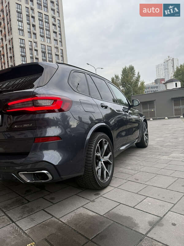 Внедорожник / Кроссовер BMW X5 2022 в Киеве