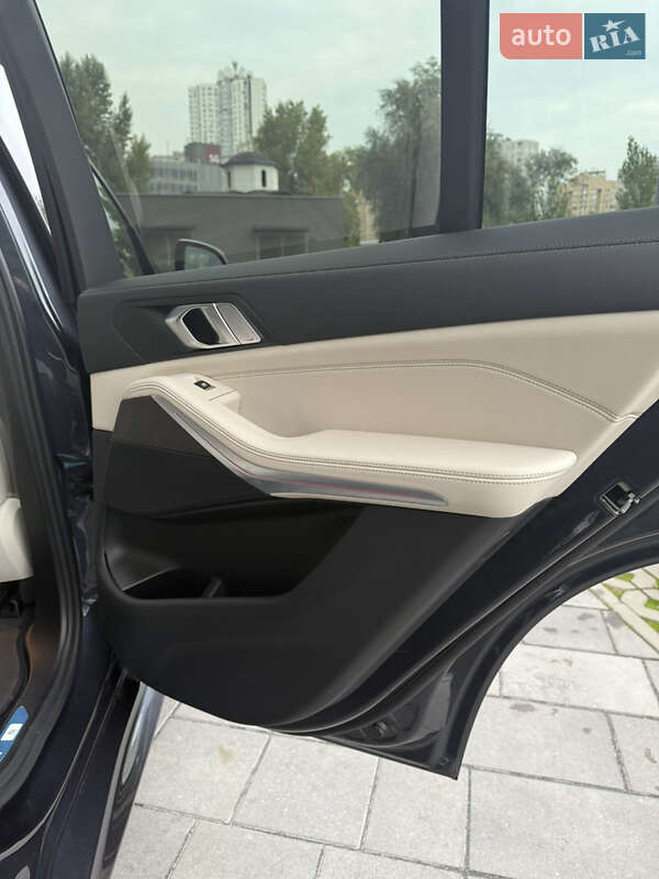 Внедорожник / Кроссовер BMW X5 2022 в Киеве