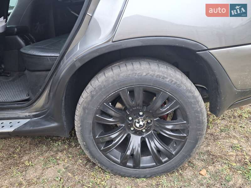 Внедорожник / Кроссовер BMW X5 2005 в Новопокровцы
