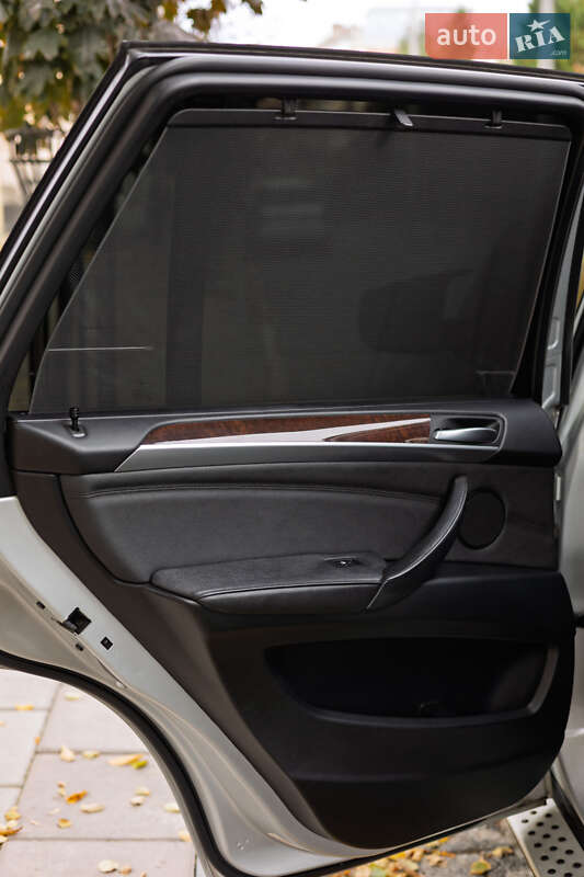 Внедорожник / Кроссовер BMW X5 2011 в Черновцах