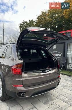 Позашляховик / Кросовер BMW X5 2010 в  фото 31 Позашляховик / Кросовер BMW X5 2010 в