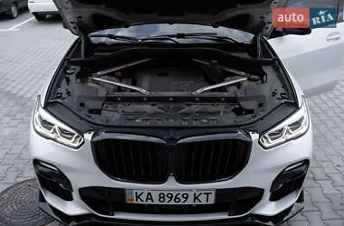 Внедорожник / Кроссовер BMW X5 2019 в 