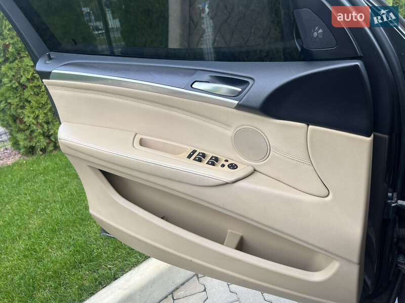 Позашляховик / Кросовер BMW X5 2011 в Києві